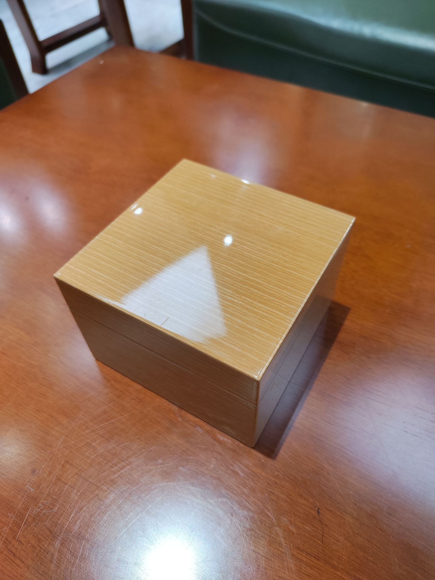 Zheshang bank collection box
